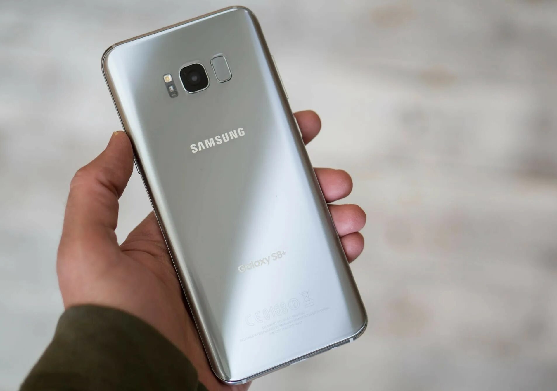 Купить серый samsung. Samsung Galaxy s8 Silver. Samsung Galaxy s8+ Silver. Самсунг галакси с 8 Сильвер. Samsung Galaxy s8 серый.