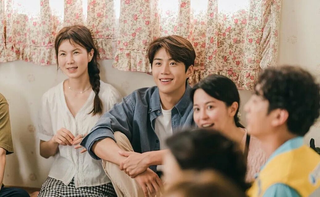 Деревня ча ча дорама. Дорама деревня чачача дорама. Дорама приморская деревня ча ча. Дорама городок. Приморский городок ча ча дорама.