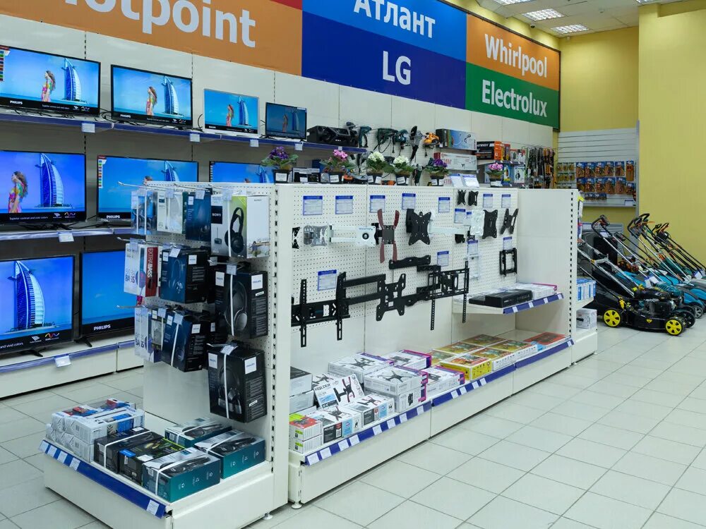 холодильник с телевизором для магазинов. самарский дом игрушки, самара, московское шоссе, 81а. самара магазин холодильников адреса. самара магазин холодильников адреса. большой магазин холодильников.