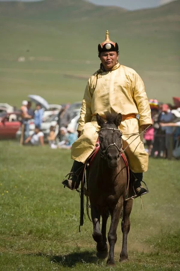 Монгольский ковбой. Монгол на лошади. Монгольская лошадь. Три Монгола на конях. Монгол на коне.