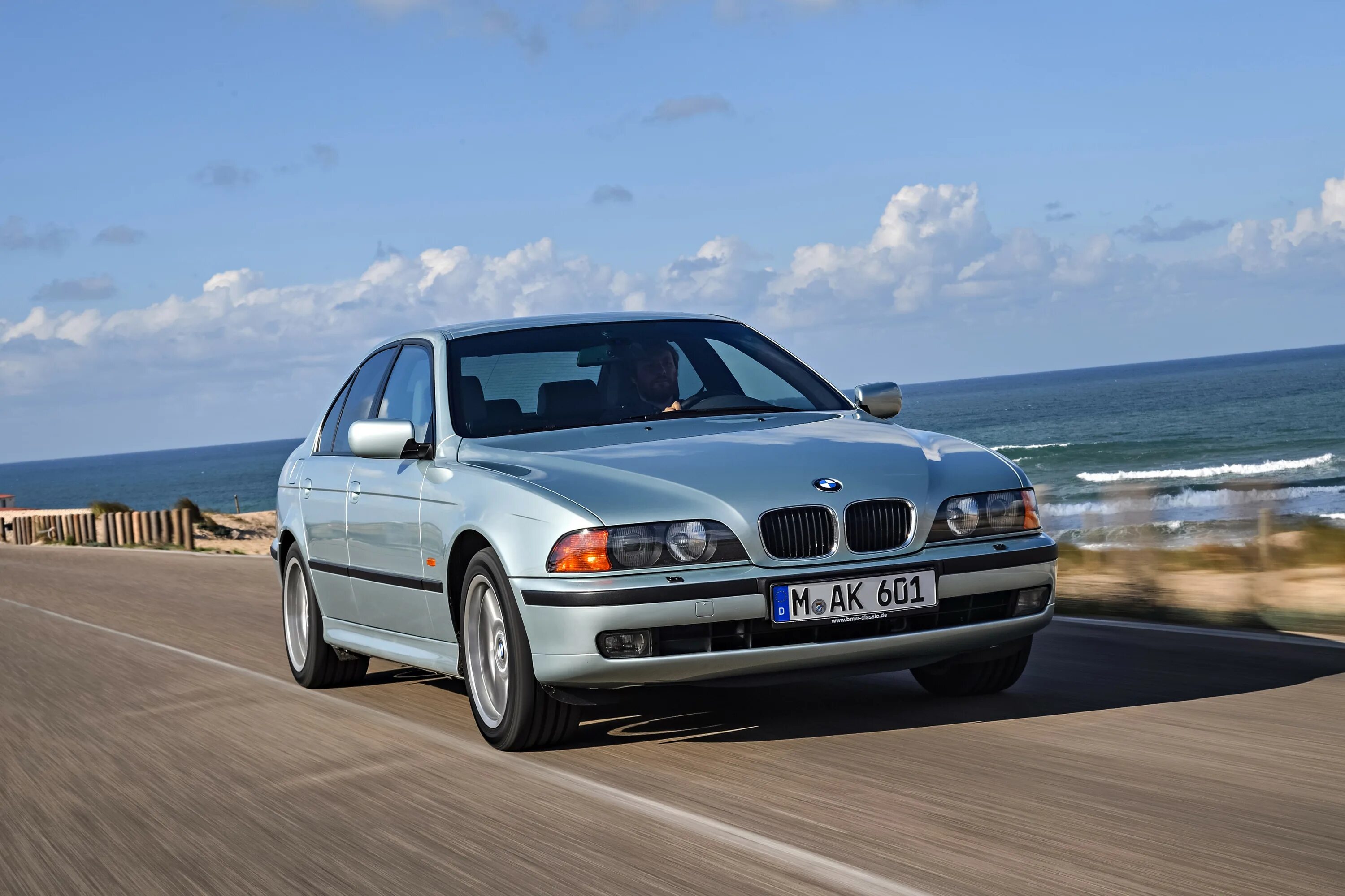 Bmw 5 2000 года. Bmw 5 2000. Бмв 5 2000. Bmw 5 2000г. Бмв 5 2000г.