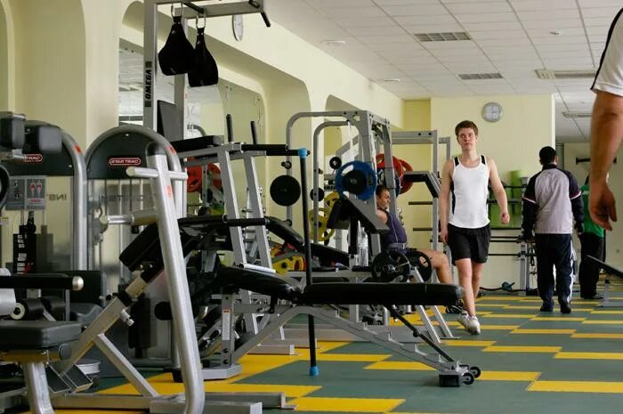 Тренажерный зал донецк. Тренажерный зал донецк. Тренажерный зал макеевка. Фитнес клуб enjoy. Тренажерный зал донецк.