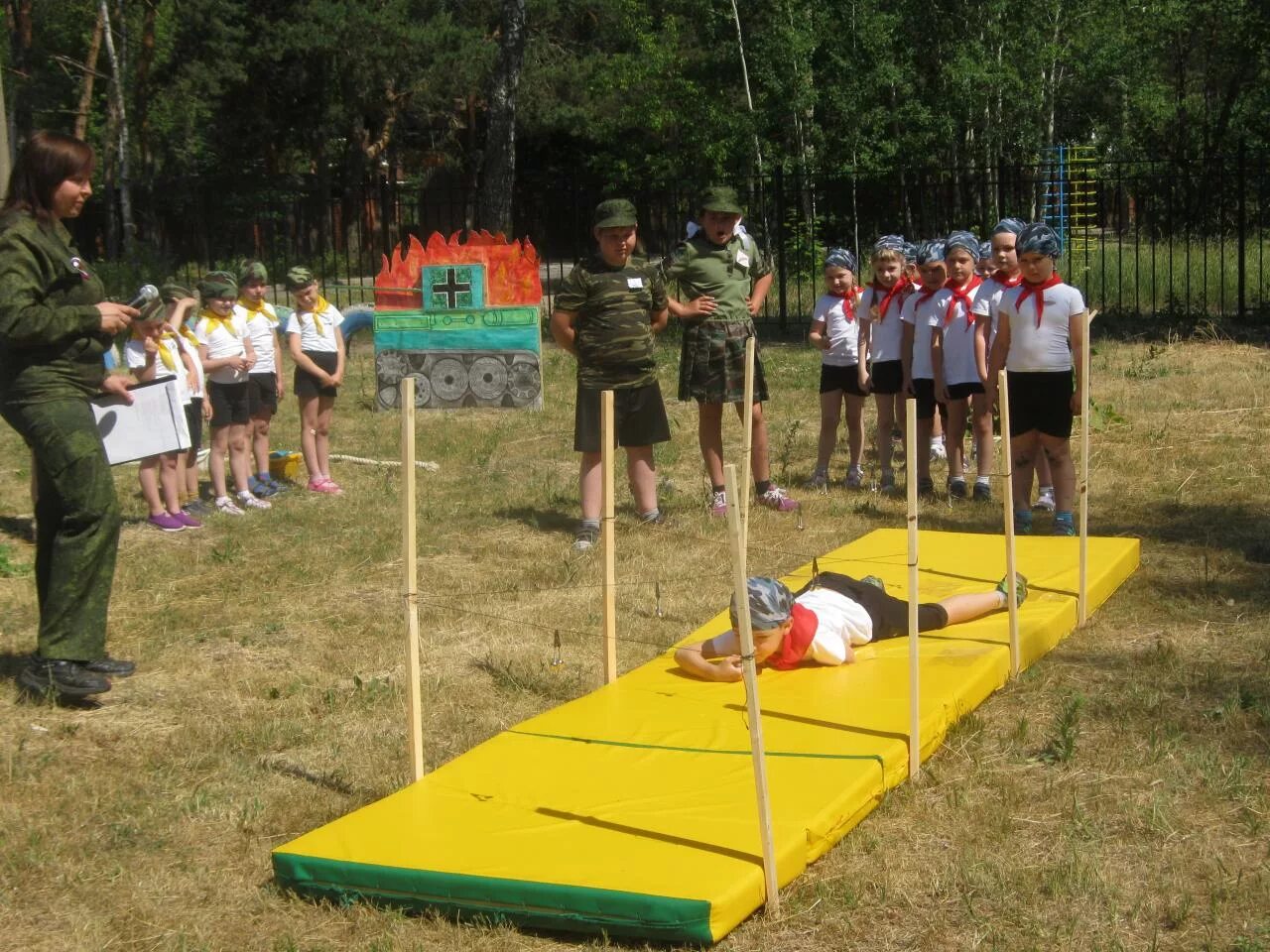 Военно спортивные игры в школе. Зарница лагерь Березовский. Детский лагерь Зарница Березовский Свердловская область. Зарница к 23 февраля в детском саду на улице. Зарница военно-патриотическая игра.