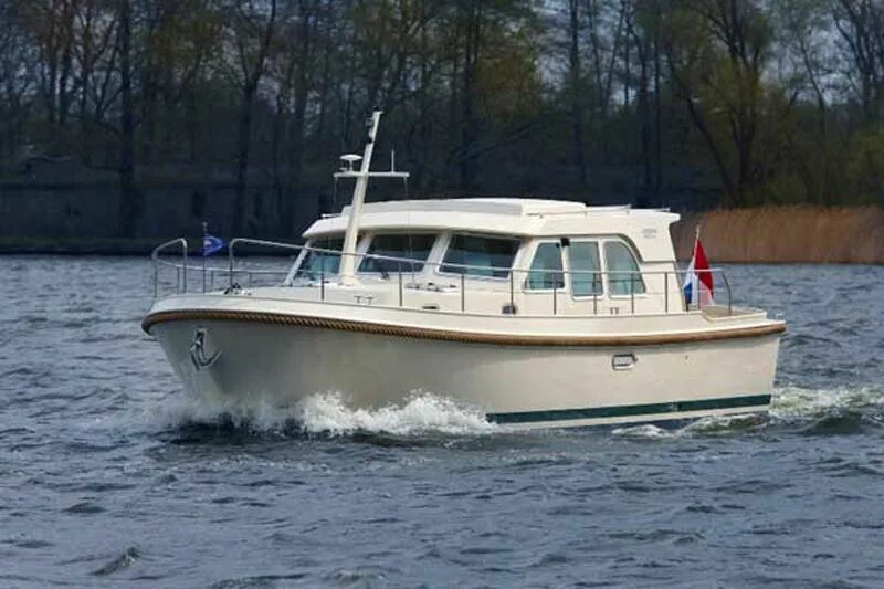 Куплю катер б у с каютой. Яхта Linssen 40. Яхта Линссен 40.9. Лодки Linssen. Linssen Grand sturdy 30.0 sedan.