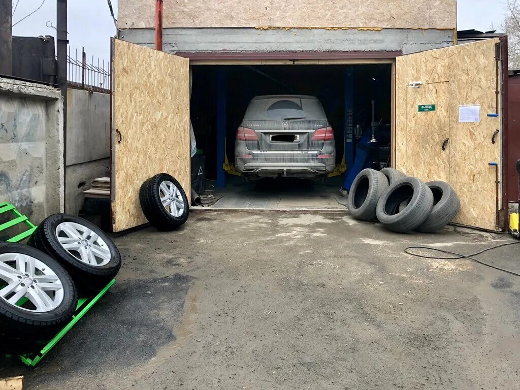шиномонтаж из гаража. шиномонтаж гаражная. шиномонтаж гаражная. шиномонтажка в гараже. шиномонтаж в гараже.