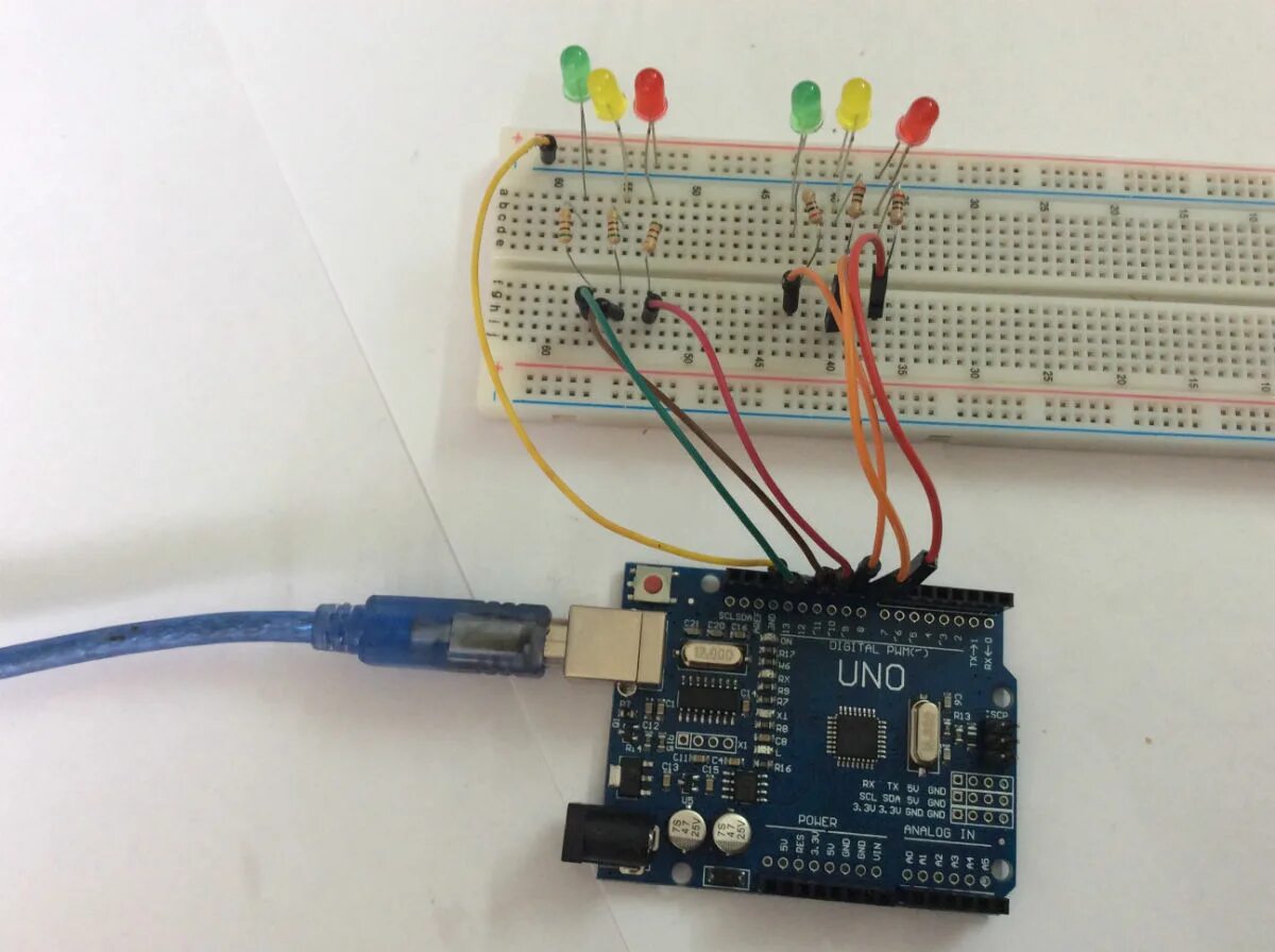 Ардуино 3 светодиода. Светофор на ардуино уно. arduino uno светодиод. модуль с кнопками и светодиодами для ардуино. светофор на ардуино с кнопкой.
