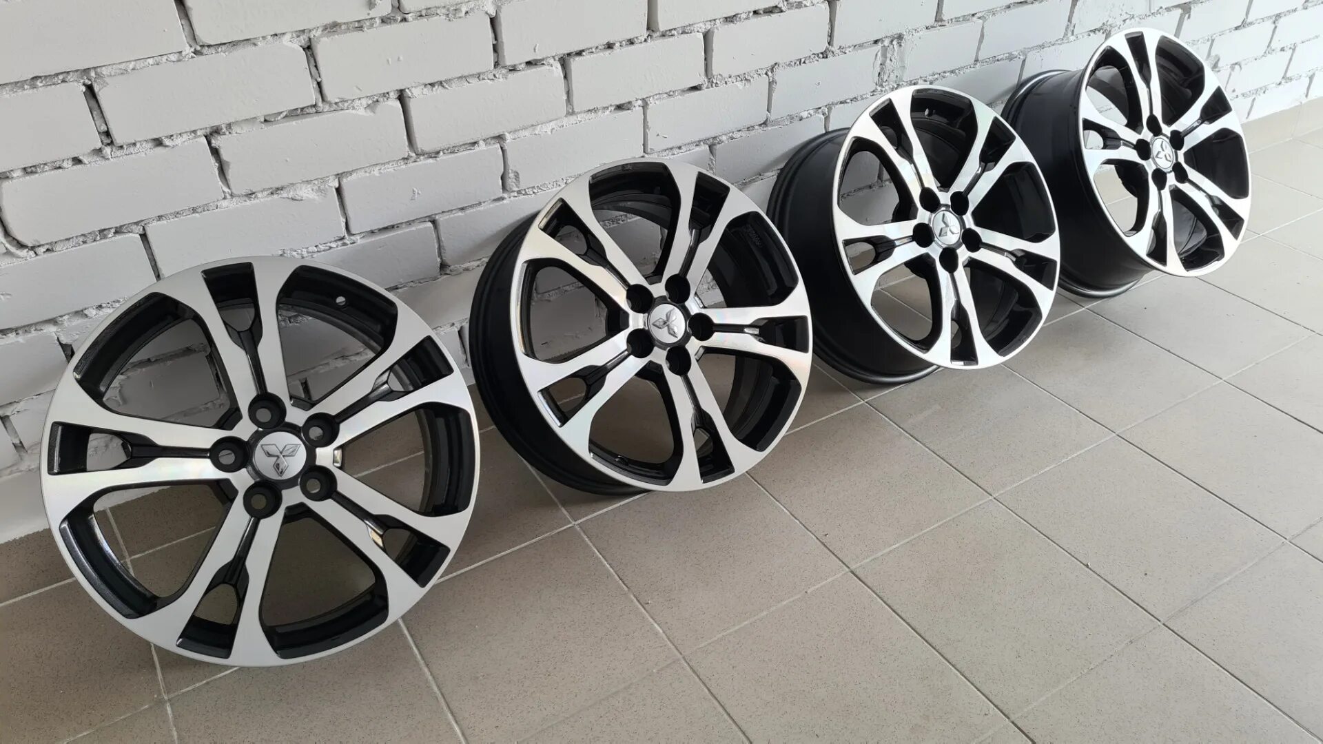 Аутлендер диски 2022. Диски enkei mitsubishi r15. Mitsubishi lancer 9 оригинальные диски. Диск mitsubishi r17. Диски mitsubishi outlander r18 оригинал.