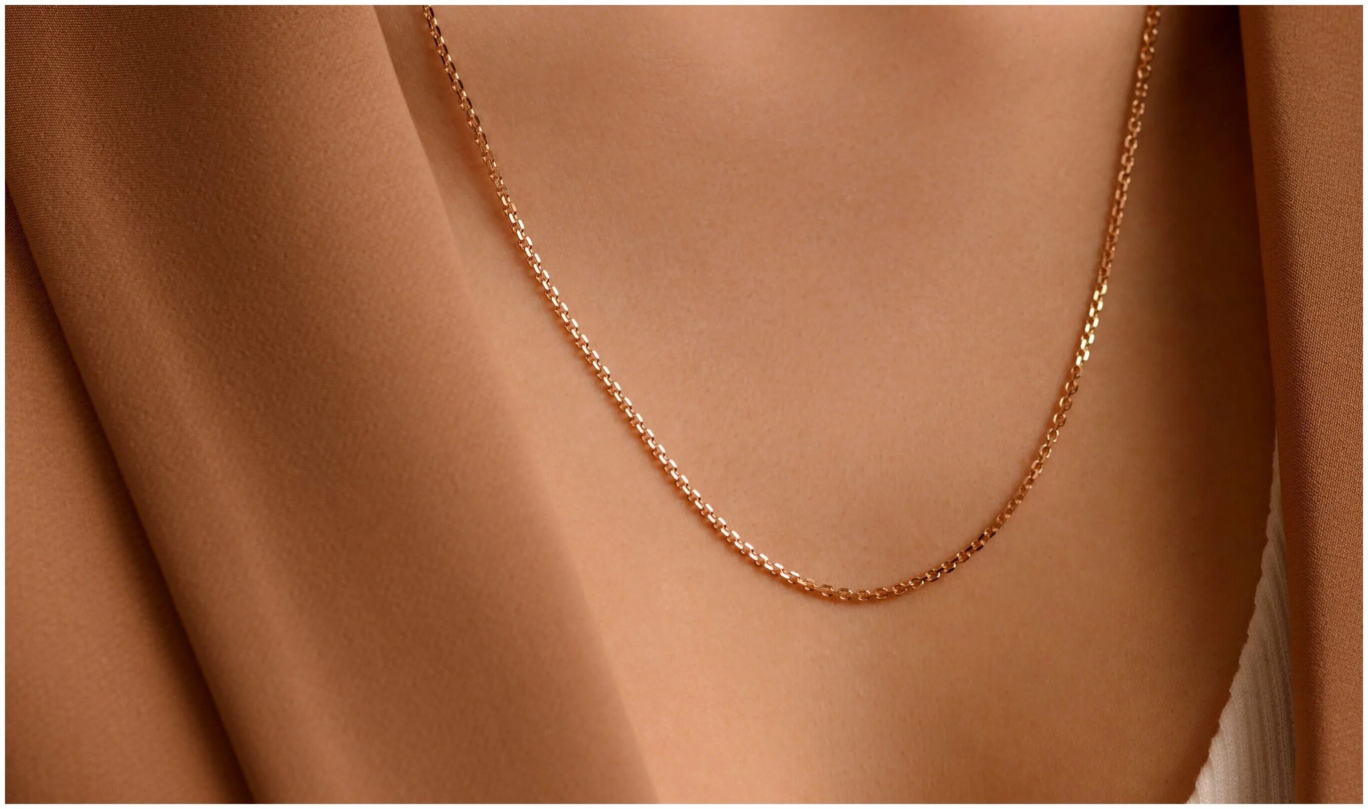 Самое прочное плетение золотой цепочки. Плетение цепочек. Как выбрать золотую цепочку женскую крепкое. Цепочка бронницкий ювелир золото. Цепь плетение кардинал золото 585.