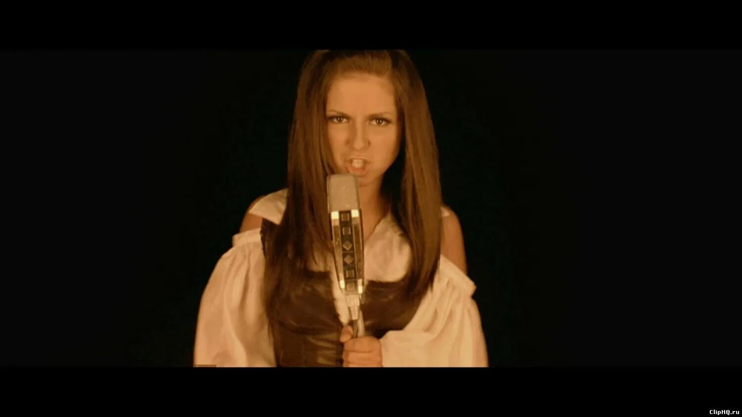 Нюша вою на луну. Нюша вою на луну 2009. Нюша вою на луну 2009. Нюша текст. Нюша вою на луну фото.