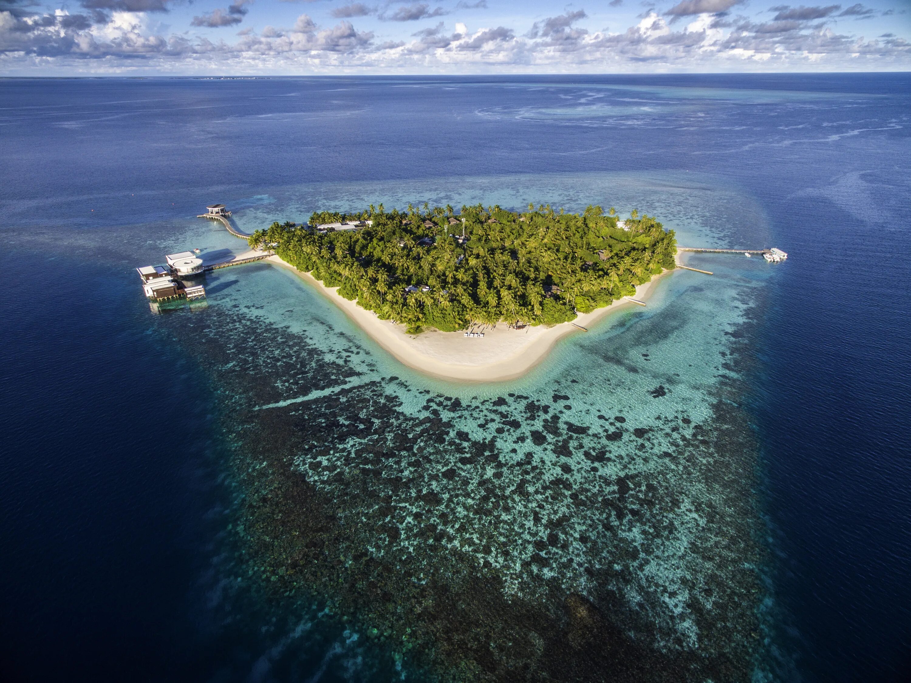 2 любых острова. Южный Мале Атолл Мальдивы. Мальдивы остров Dhevanafushi. Атолла Южный Мале (Каафу). Остров Атолл Рангироа.