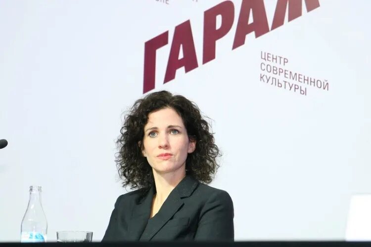 Дарья жукова гараж. Дашка гараж. Дашка гараж. Дарья гараж. Даша жукова галерея гараж.