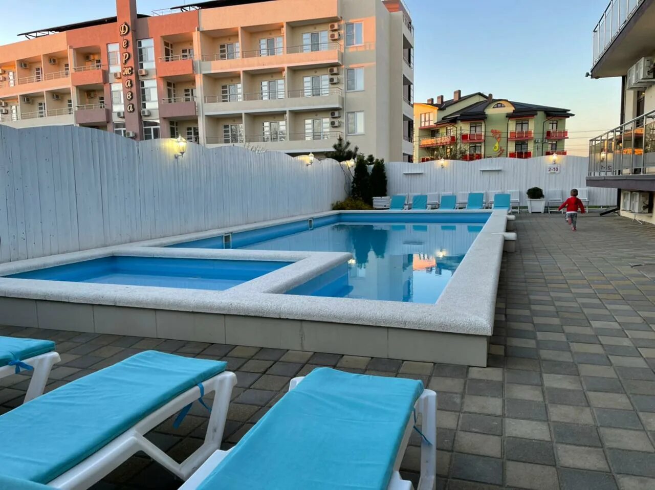 Акварель-family отель анапа. Отель фэмили витязево. Отель акварель фэмили витязево. Отель в анапе акварель фэмили. Витязево анапа акварель-family, гостиница.