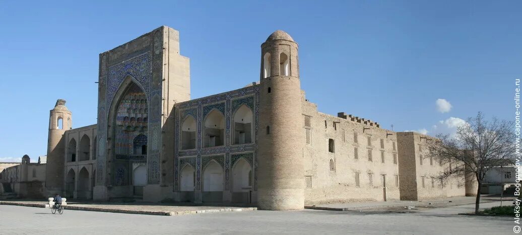 Медресе абдуллазиз-хана в бухаре. Цитадель арк в бухаре, узбекистан. Медресе улугбека самарканд. Бухара жемчужина востока. Узбекистан архитектурный комплекс пои-калян.