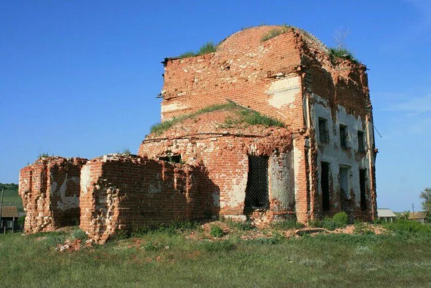 Чкаловское саратовская область. Храм Николая Чудотворца Саратовская область. Красноармейский район Саратовская область. С Меловое храм Николая Чудотворца. Село Меловое Саратовская область Красноармейский район.