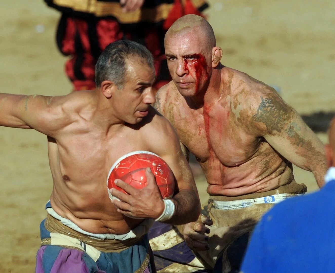 Включи самый жесткий в мире. Флорентийский кальчо. Calcio storico Fiorentino Флорентийский исторический Кальчио. Игра кальчо. Игра кальчо в Италии.