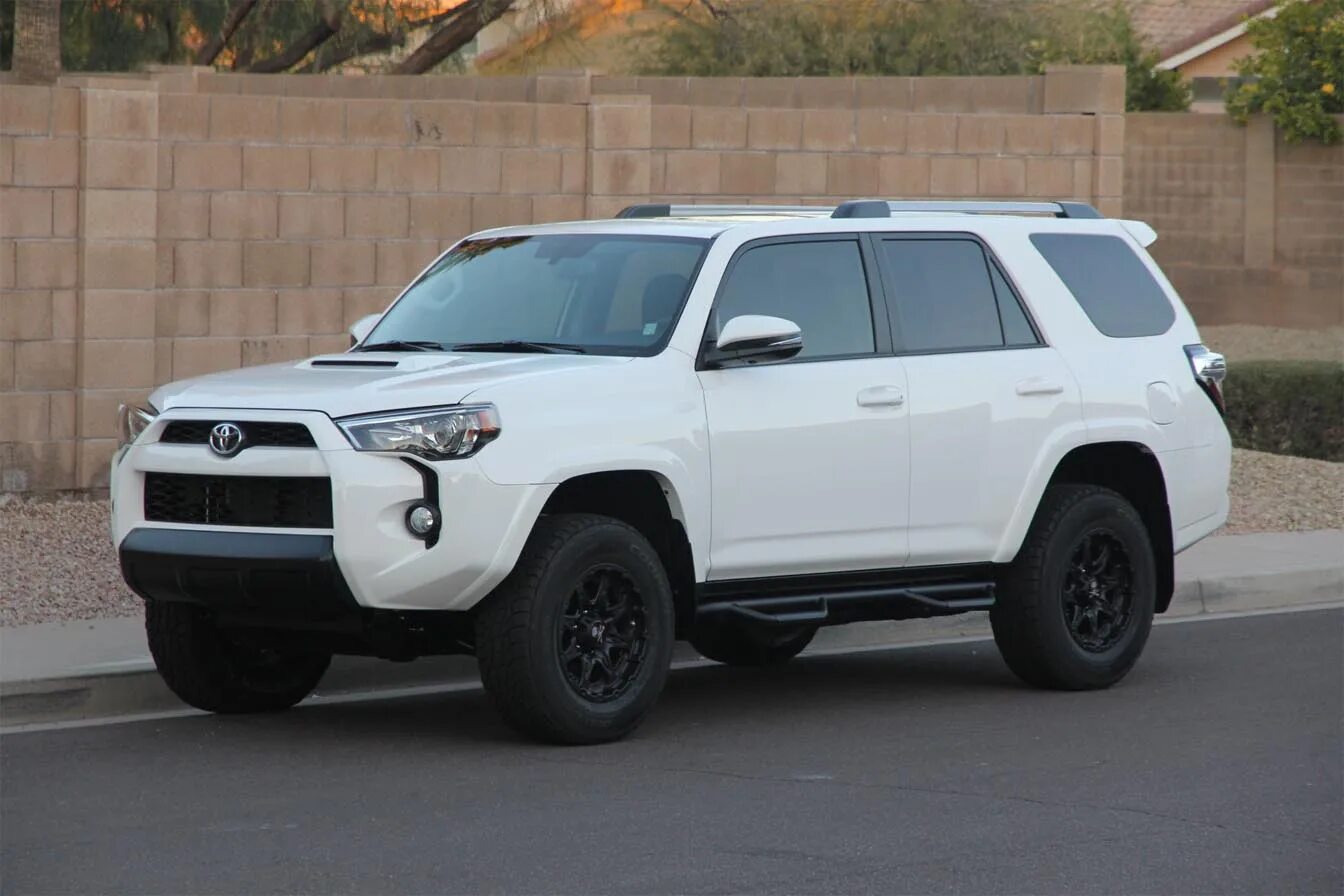 Тойота 4 раннер 2024. Тойота 4runner 2022. Toyota 4runner 2021 белый. Toyota 4runner 202. Toyota 4runner 2018.