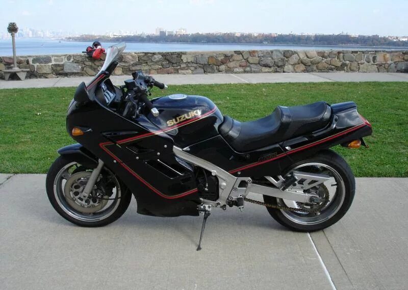 Suzuki gsx 1100. Suzuki gsx 1100f katana. Мотоцикл suzuki gsx 1100 f. Vsuzuki gsx1100w exhaust. Сузуки gsxr 1100.