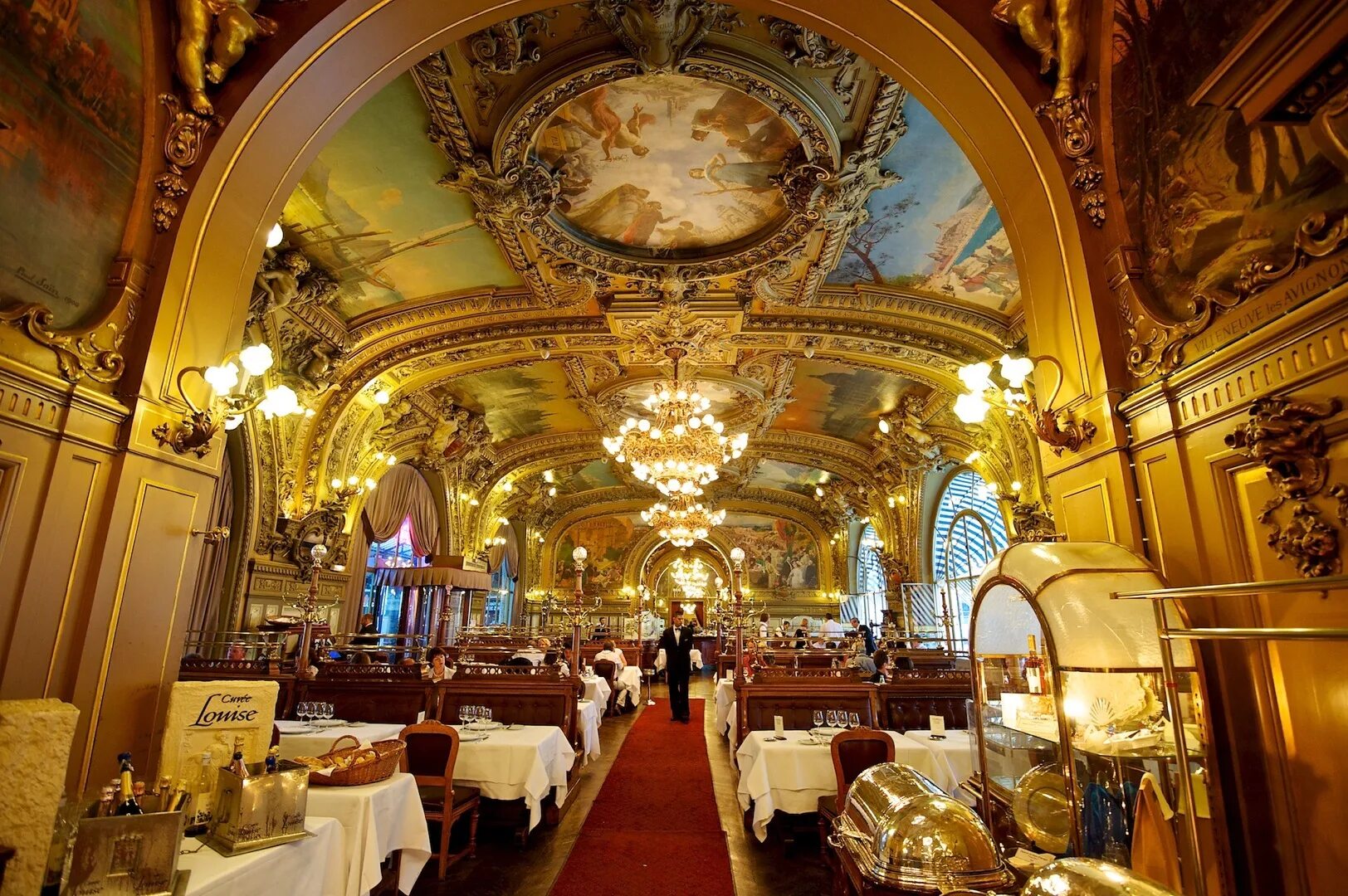 Железная дорога париж вена. Ресторан le Train bleu Paris. Le Train bleu ресторан. Ресторан голубой поезд Париж. Le Train bleu, Париж, Франция ресторан.