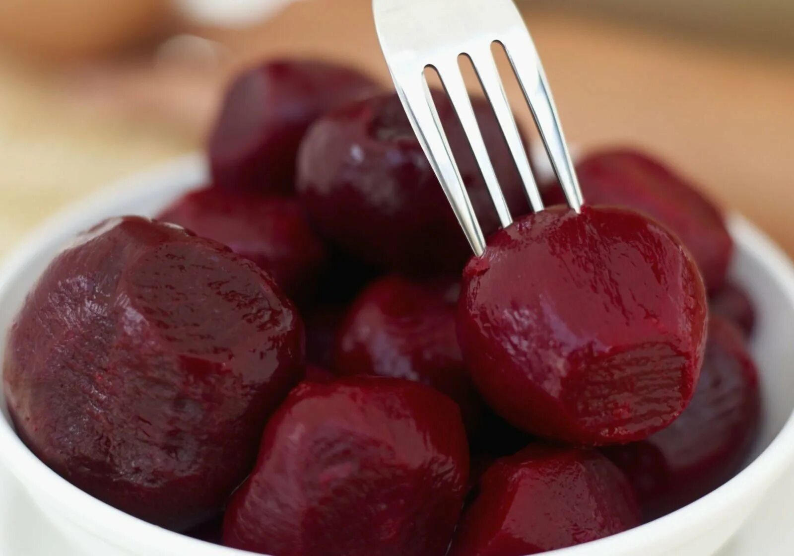 Как правильно варить красную свеклу. Свекла отварная. Как правильно варить красную свеклу. Отварить свеклу в кастрюле. Свекла варится.