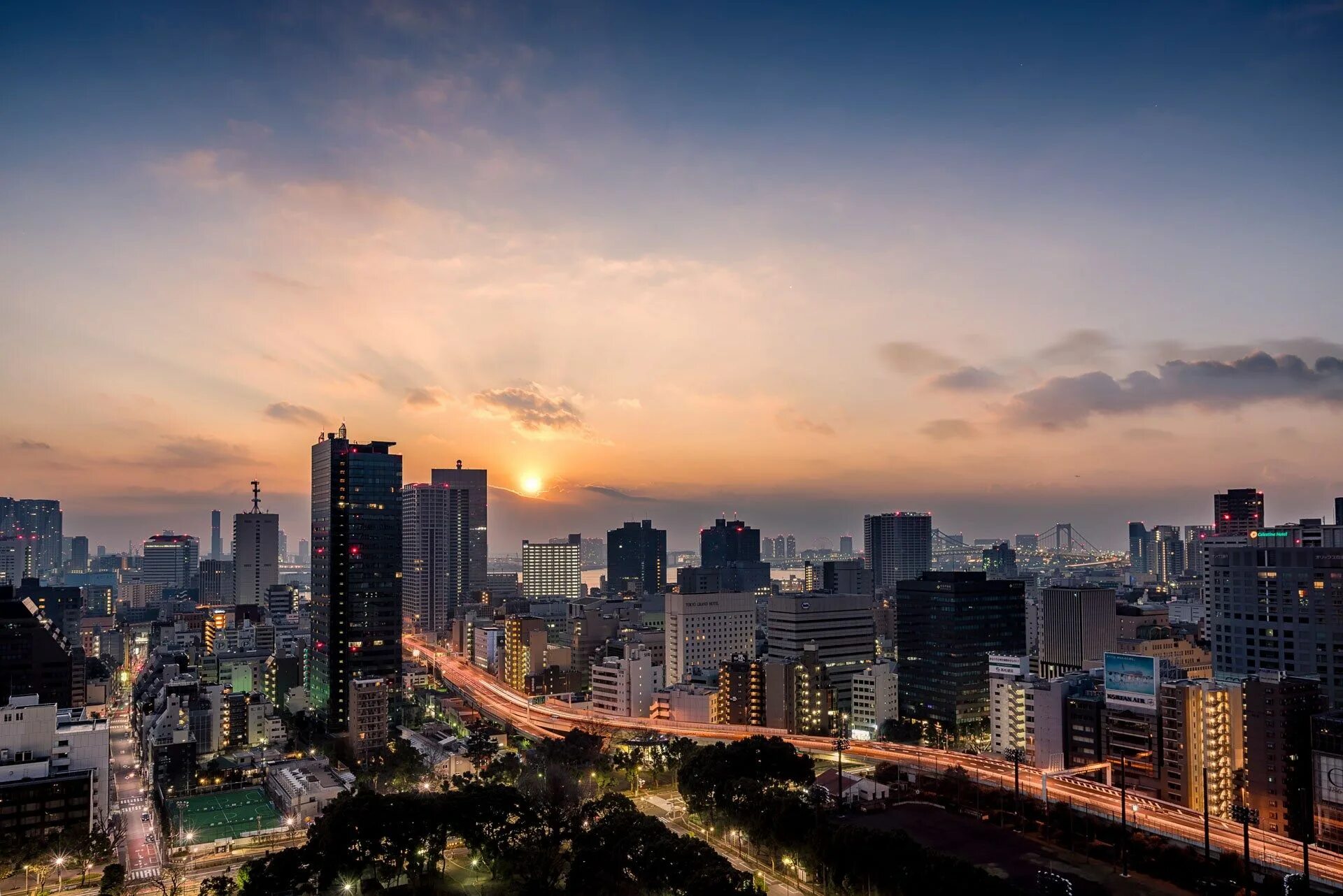 Токио солнечное. Токио солнечное. Токио улицы. Токио солнечное. Рассвет в токио.