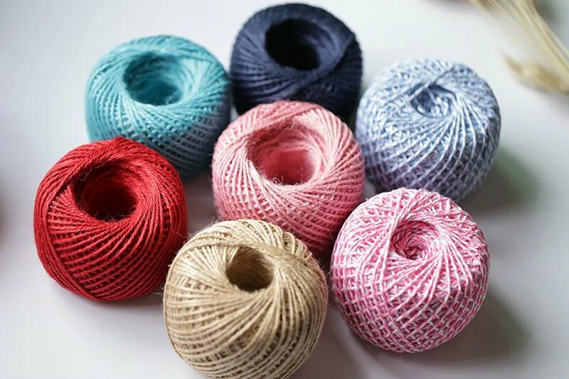 Канат для декоративной отделки. Канат джутовый белый 20 мм. Нить джутового шпагата. Веревка садовая джут 100 м. Нитки для рукоделия.