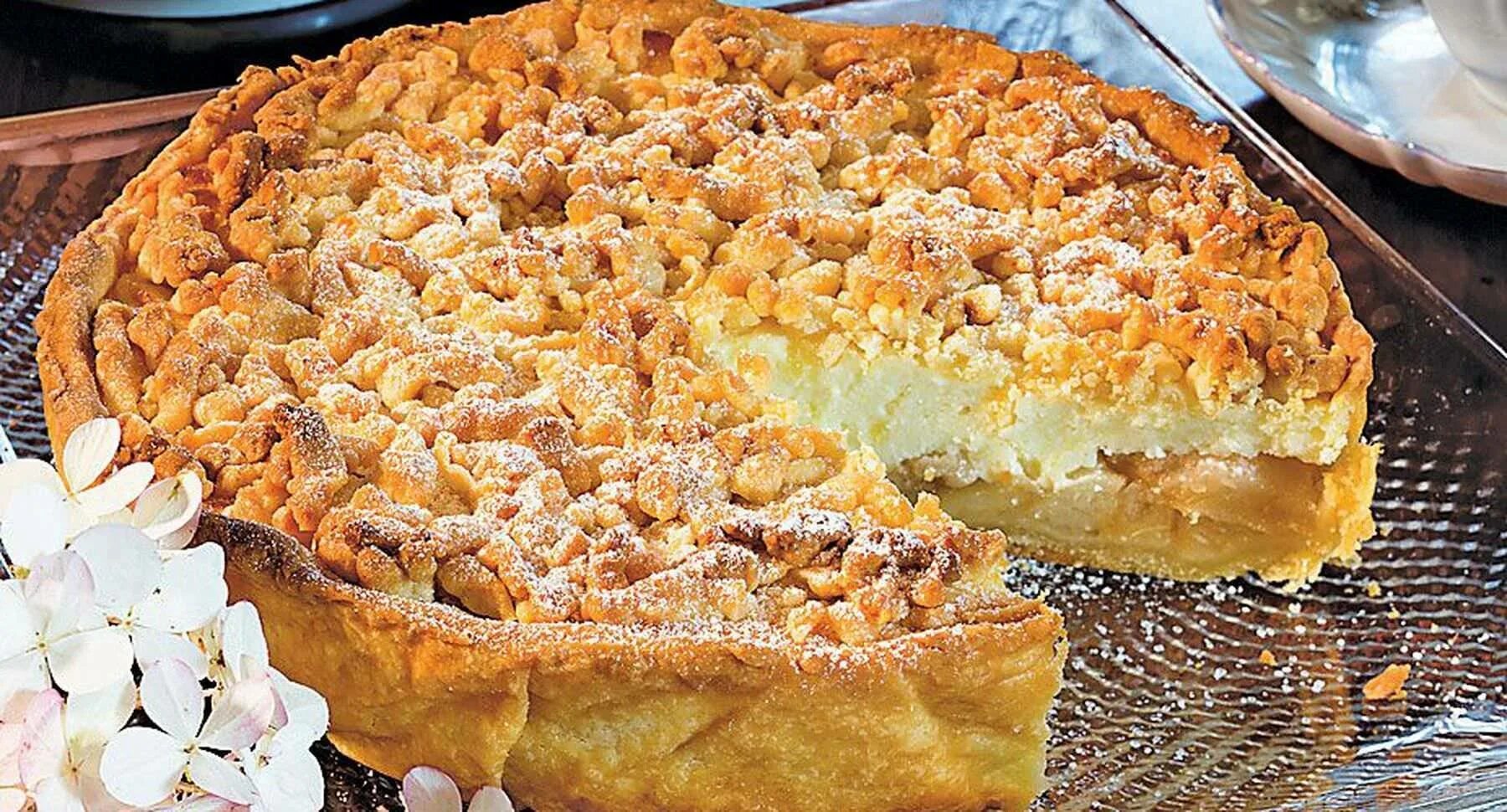 Песочный пирог пошаговый пирог. Творожный пирог с яблоками. пирог с творогом и яблоками в духовке. яблочный пирог на песочном тесте. песочный пирог с яблоками в духовке.