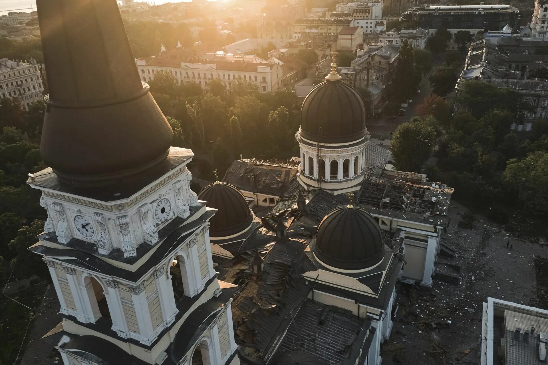 Дом отдыха одесса обстрел. Разрушенный город. Одесса уничтожить. Одесса уничтожить. Разрушения в одессе 2022.