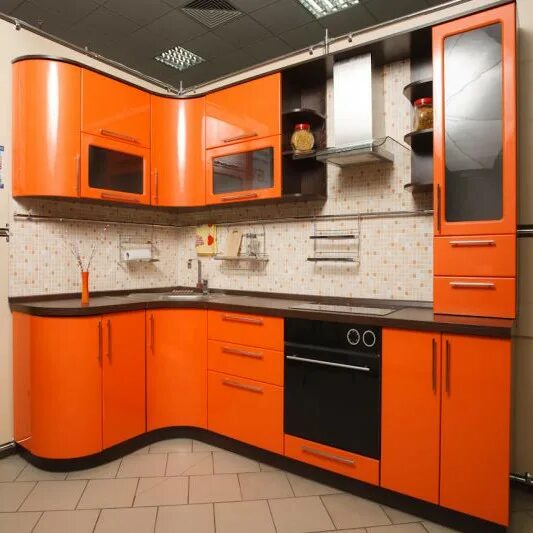 Рамочные фасады для кухни. Кухонный гарнитур с радиусными фасадами. Керулен новосибирск кухни. Кухонные гарнитуры угловые. Мебель по размерам на заказ красноярск.