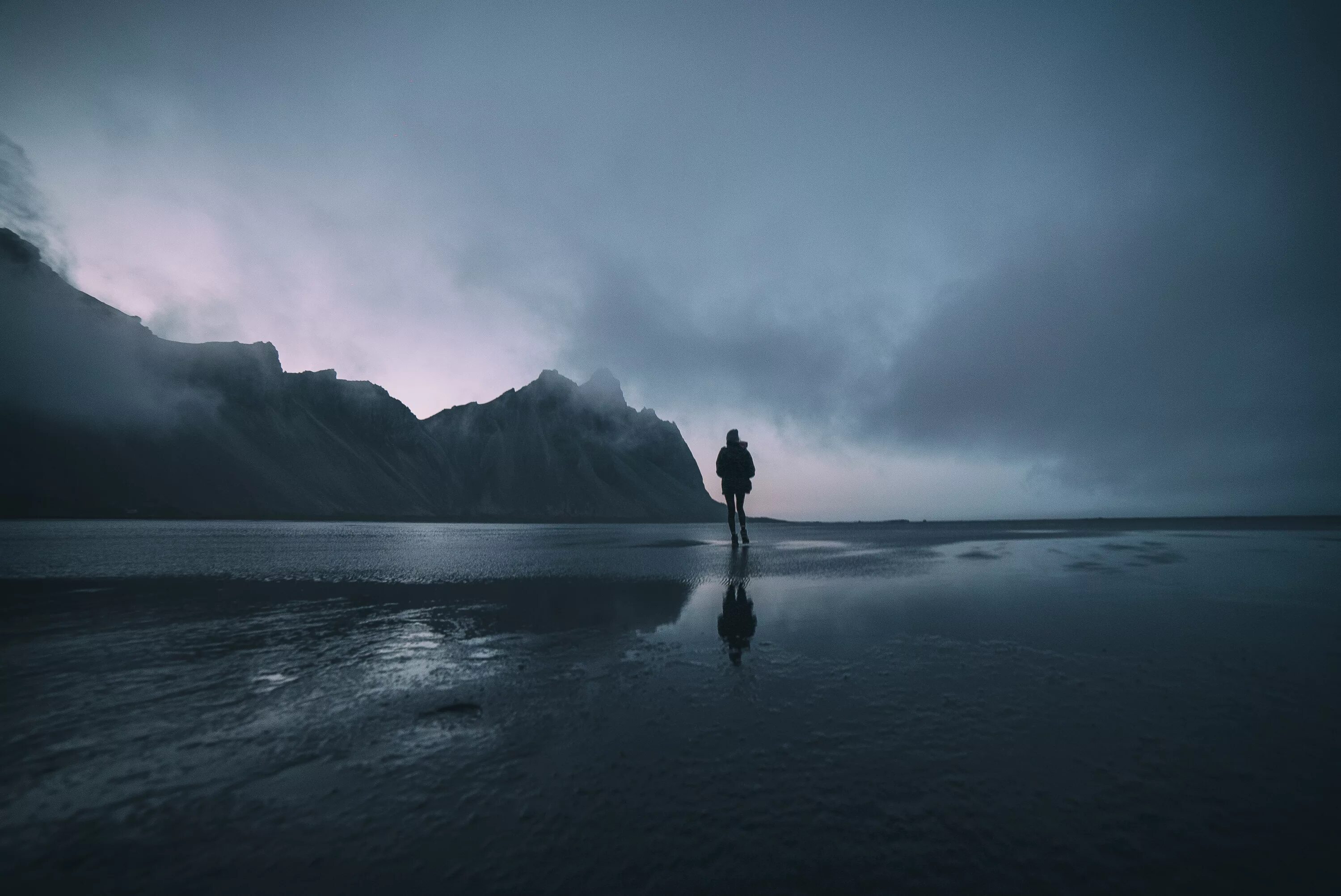 Океаны туманы я буду. Море в тумане. Это одиночество. Море одиночество. Одинокий человек.