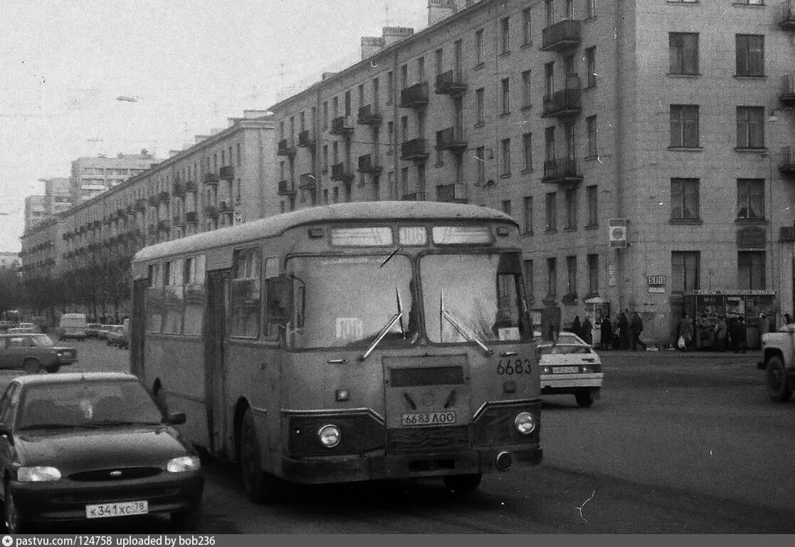 Шоссе революции автобусы. ЛИАЗ 677 В Санкт-Петербурге. Автобаза СССР ЛИАЗ-677. ЛИАЗ Ленинград. ЛИАЗ 677 В Петербурге.