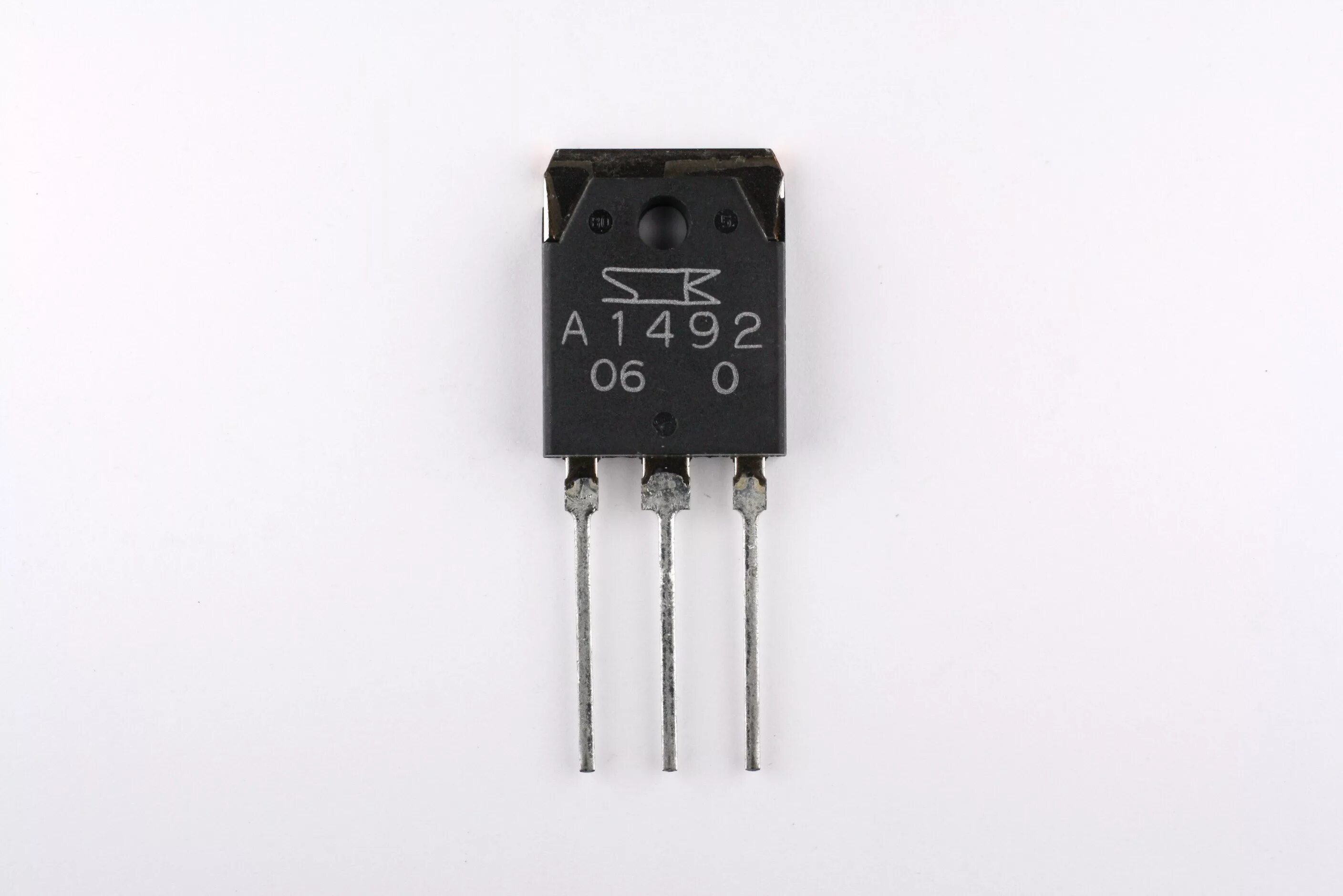 Аналоги 2b2t. Транзистор биполярный 2sc5515. 2sk3677 транзистор. 2sc2588 2sa1108. Транзистор 2sd1428.