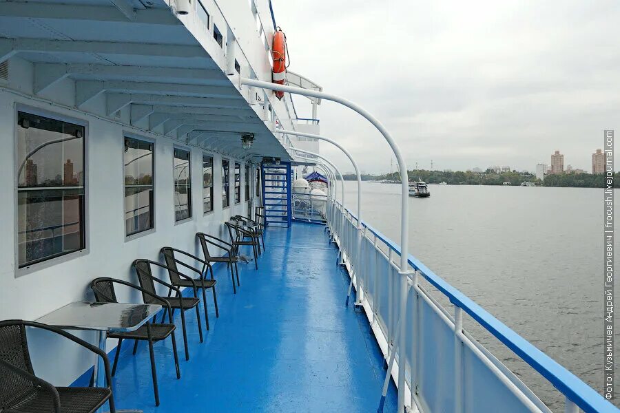 Теплоход «красцветмет» палуба. Лучшая палуба на теплоходе. Теплоход чкалов каюты. Хирург разумовский каюта503. Теплоход пушкарев.