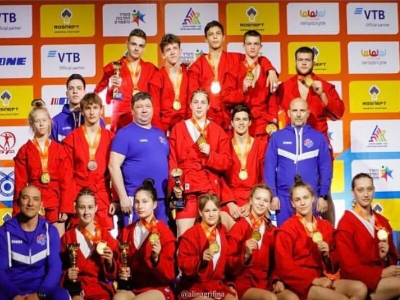 Чемпионат европы по самбо 2025 трансляция. Золото по самбо. самбо чемпионат европы 2025. самбо награждение.