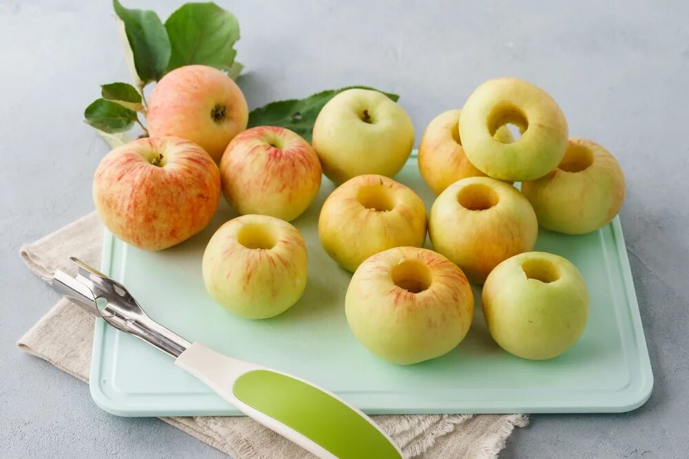 Можно заморозить яблоки. Замороженные яблоки. Яблоки без косточек. Косточки яблок. Замораживание яблок.