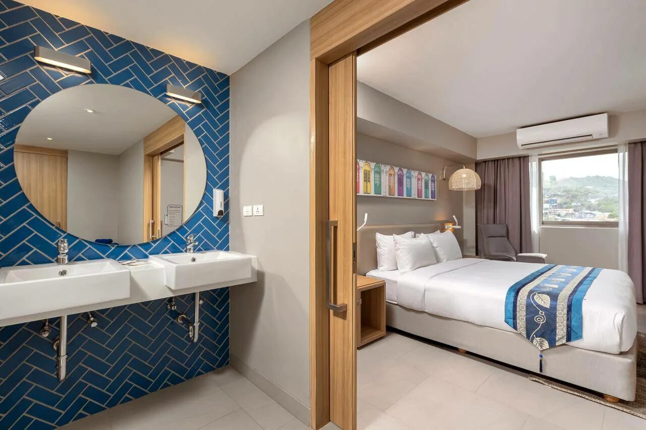 Oakwood Hotel JOURNEYHUB Phuket 3*. Oakwood Hotel Journey Hub Phuket 4. Oakwood Hotel JOURNEYHUB Phuket. 4 * (Пхукет Патонг). Journey Hub 3 Таиланд Пхукет. Oakwood hotel journey hub 3