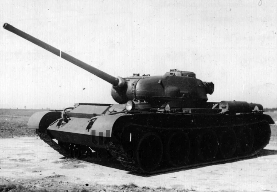 Т 43 средний танк. Т44 танк. Танк т44 в Венгрии. Советский танк т44. Танк т-44 ВОВ.