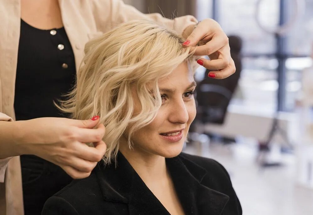 Женские стрижки стилистов 70 Cute and Easy-To-Style Short Layered Hairstyles for 2024 Short layered bob ha