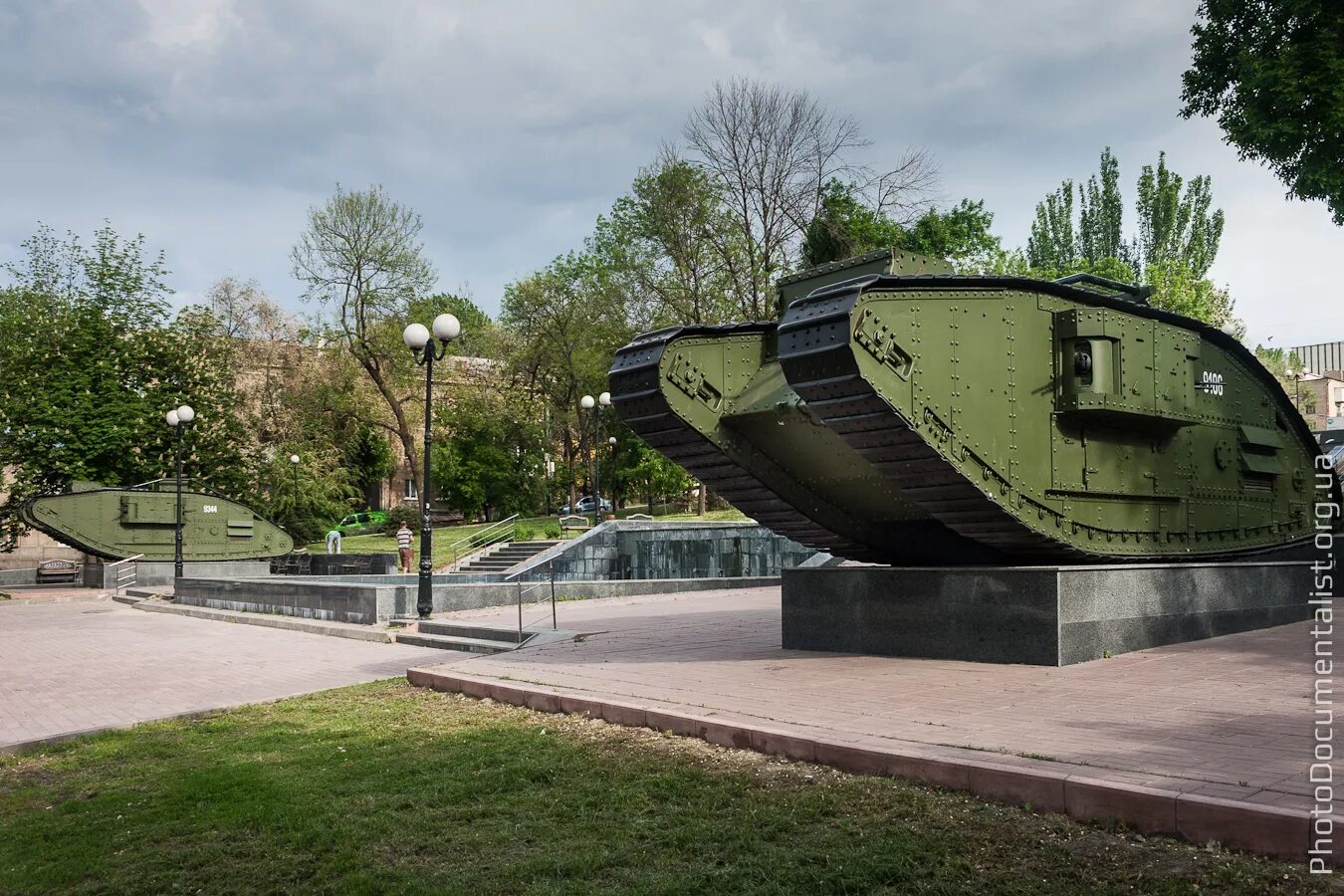 Красная площадь луганск. Луганск какой бывший город. Старинный город луганск. Шахтерский сквер свердловск. Луганск какой бывший город.