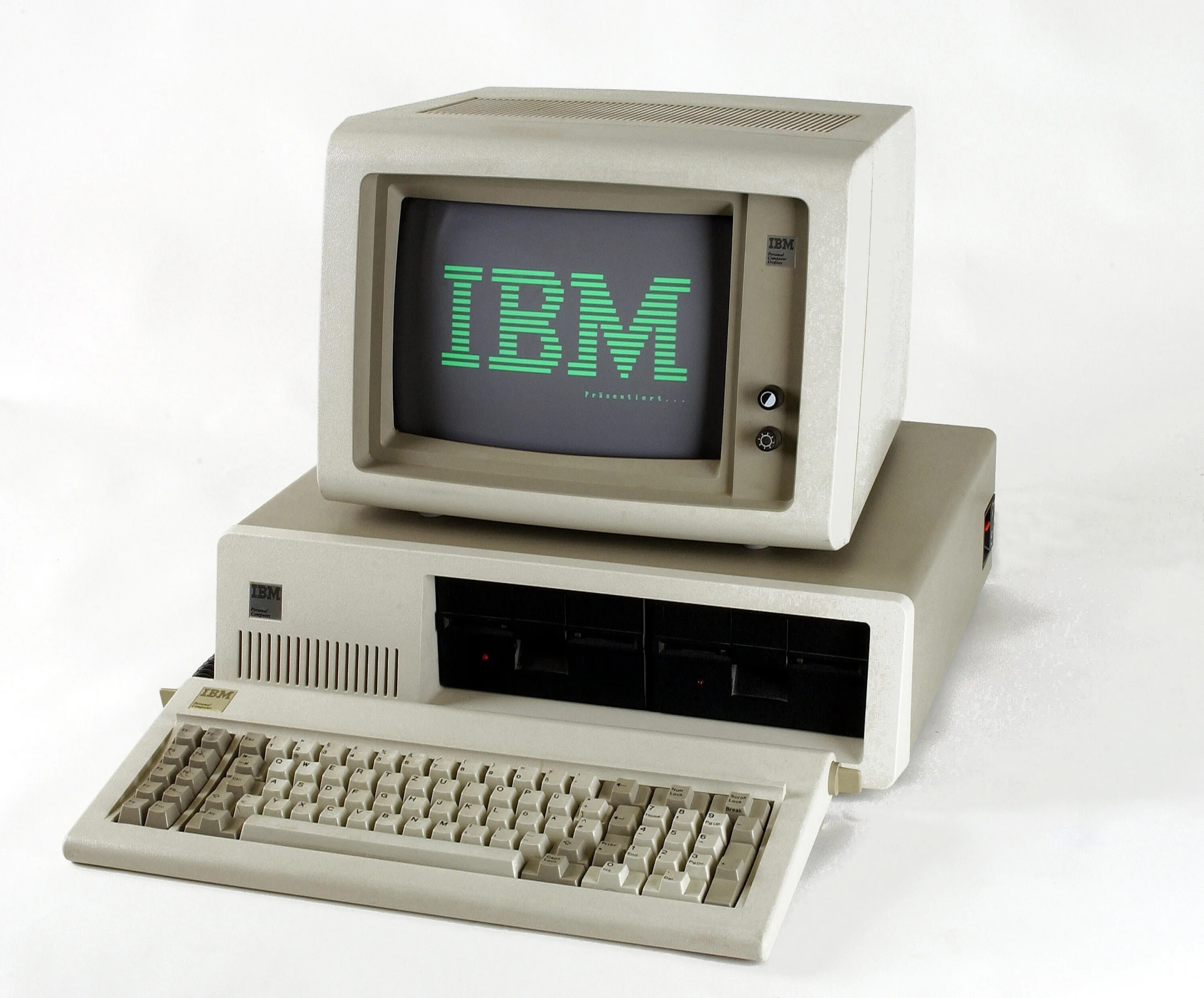 Ibm apple. IBM PC или IBM 5150. IBM компьютер 1981. Микрокомпьютер IBM PC 1981. ПК IBM 5150.