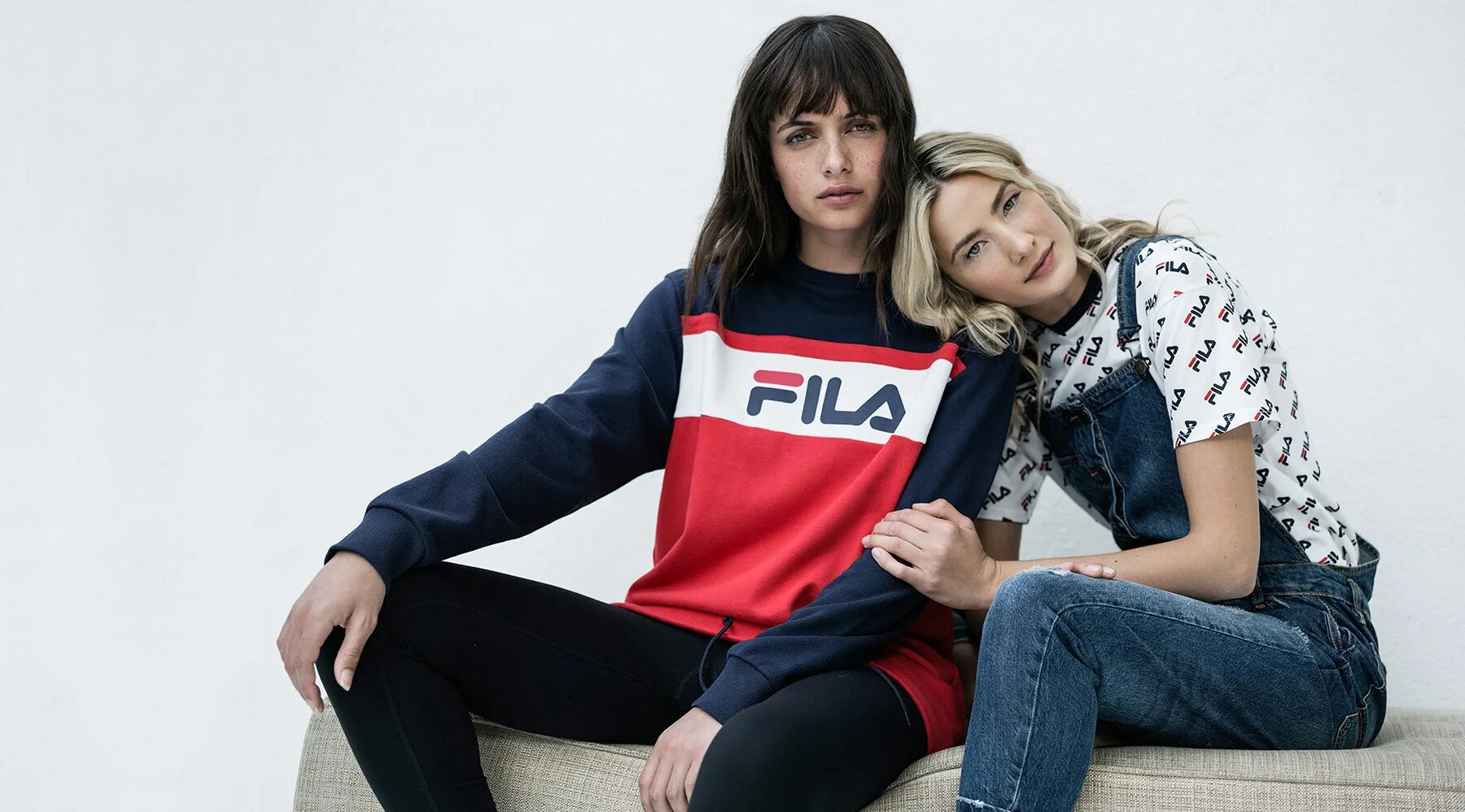 Хейли бибер модель. Сестра фила кессела. Fila фотосессия. Хоккейные арбитры. Голубые футболки фила.