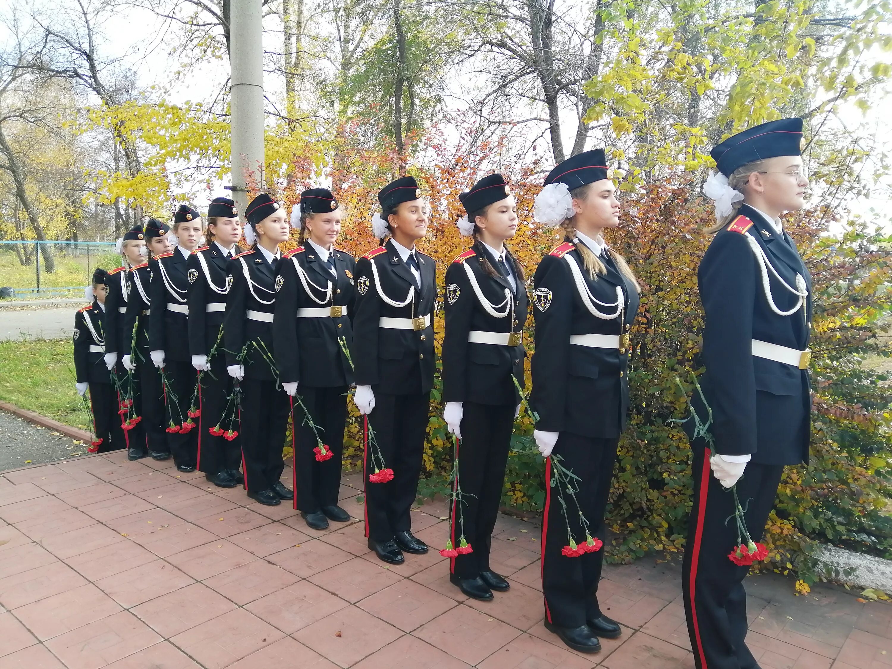 Гимназия похвистнево. Гимназия Байменова Похвистнево. Пируэт Похвистнево. ГБОУ гимназия им. с.в. Байменова города Похвистнево. Аллея славы Похвистнево.