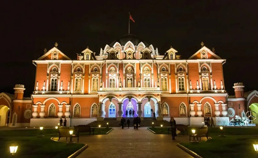 Московский версаль. Московский Версаль Петровский путевой дворец. Петровский дворец в Москве Казаков. Петровский подъездной дворец в Москве.