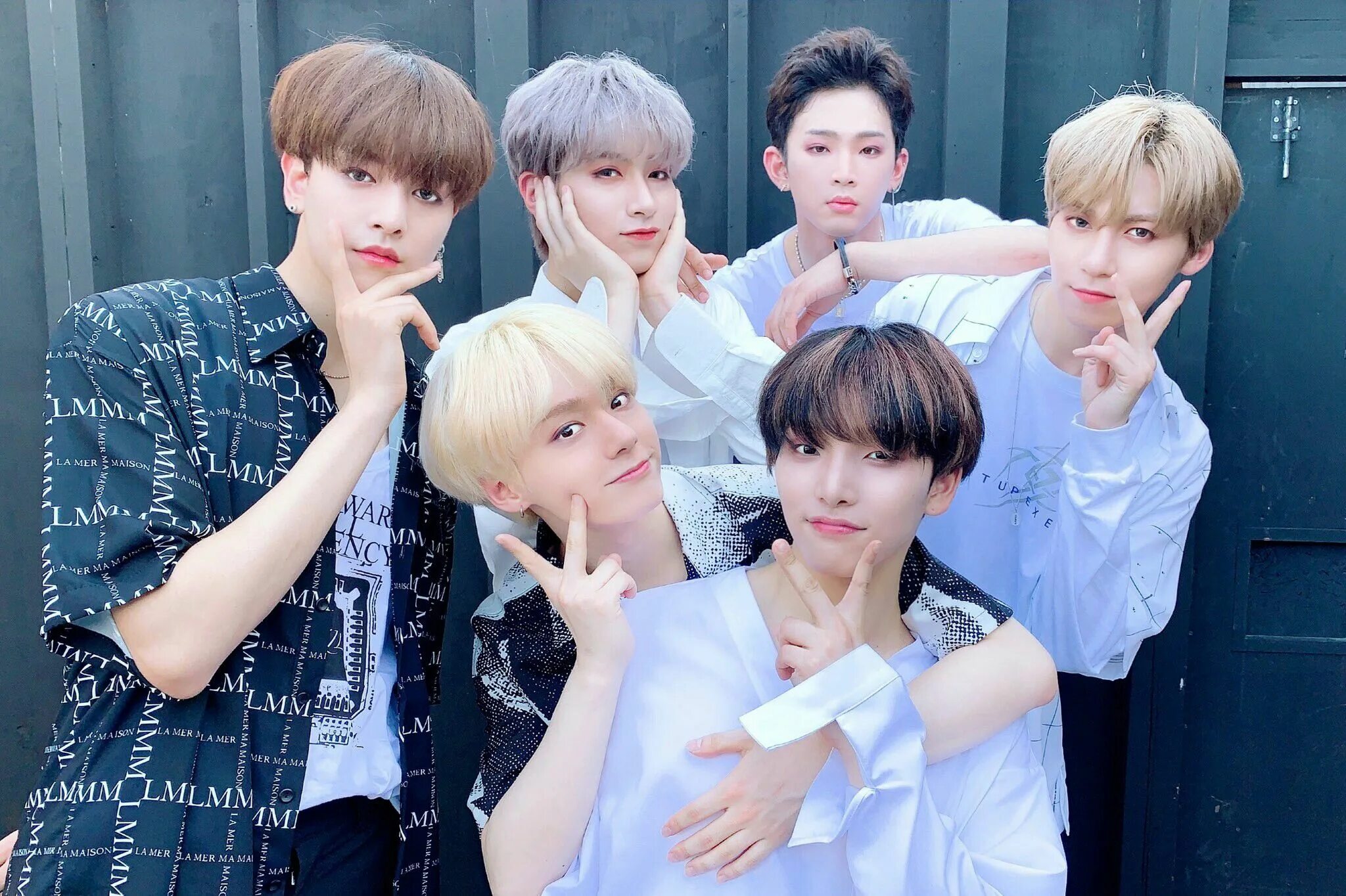 Oneus same. Сион ONEUS. ONEUS группа Сион. ONEUS kpop. ONEUS мемберы.