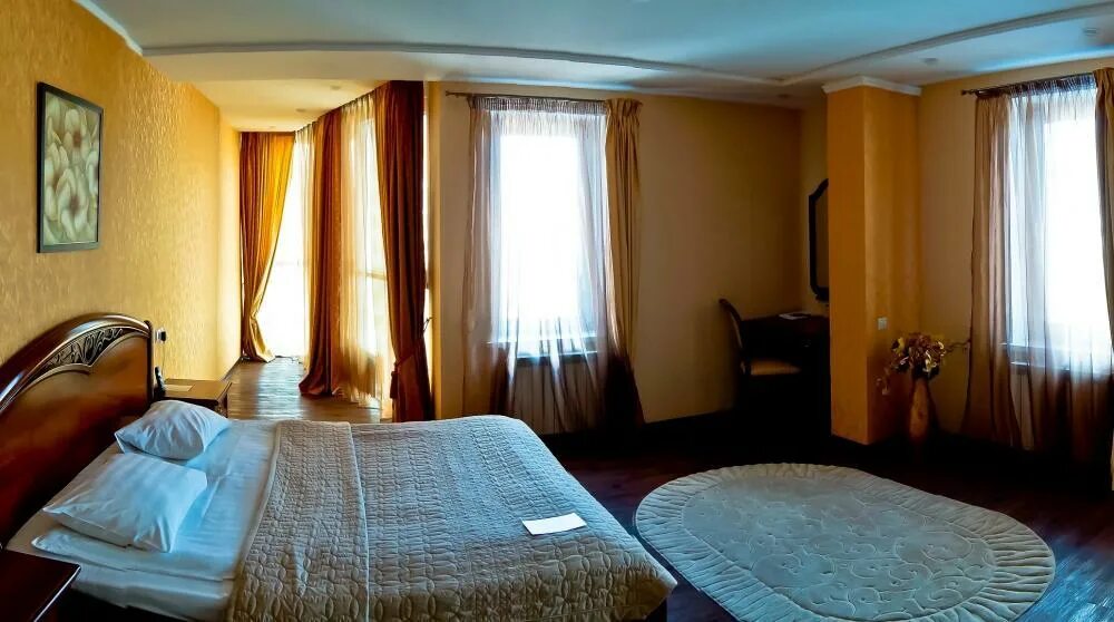 Отель "пионер-люкс". Отель пионер люкс на карте саратов. Отель пионер люкс саратов. Пионер люкс. Кирова 15/1 саратов.