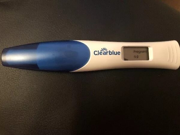 Цифровой тест на беременность клеар блю. Клиа Блю цифровой. Клиа Блю цифровой тест. Clearblue 35 лет. Клеар Блю цифровой чувствительность.