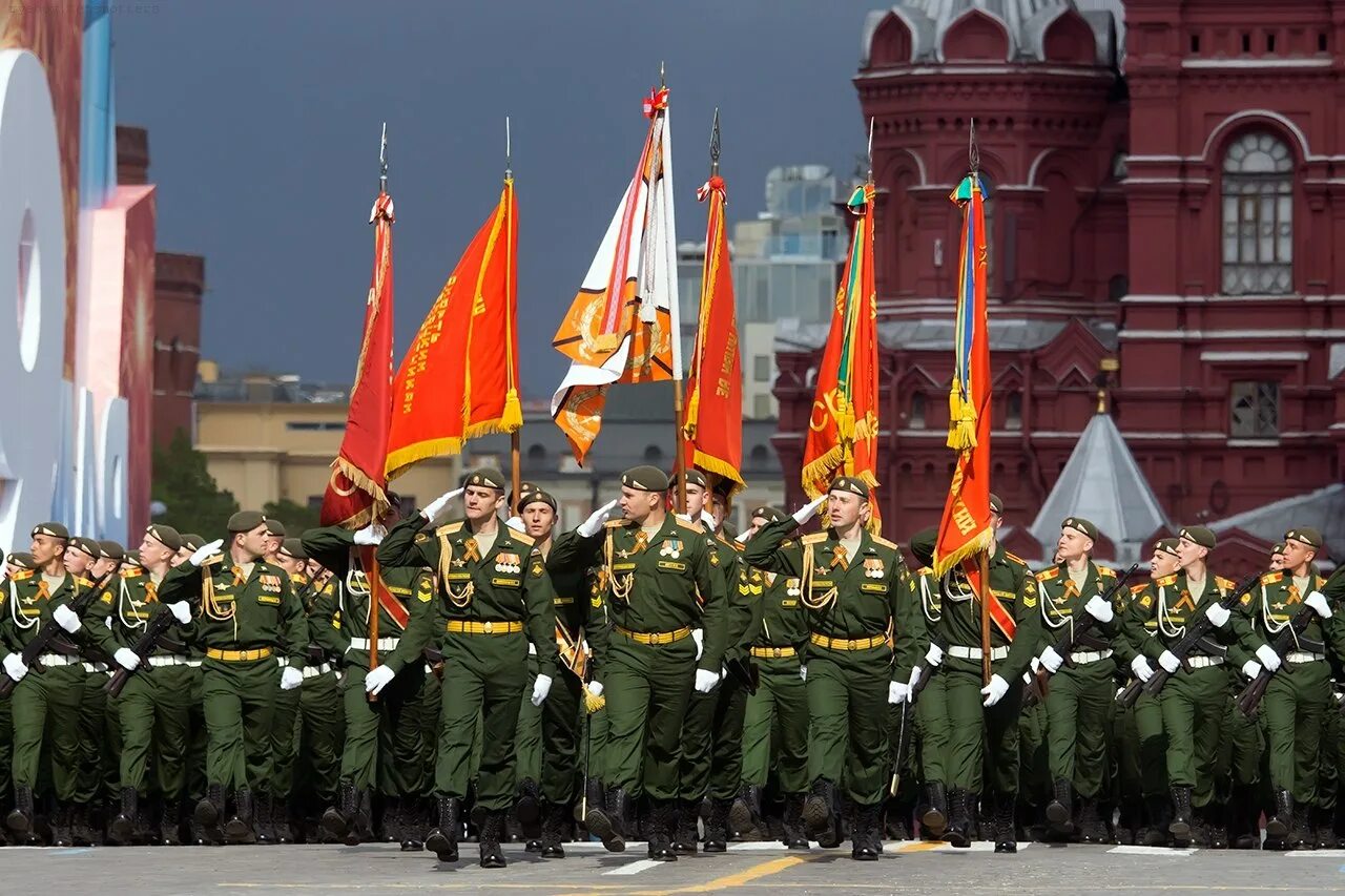 Предложение на параде. Парад Победы 2015 в Москве. Парад Победы на красной площади. Парад 9 мая Москва. День Победы парад.