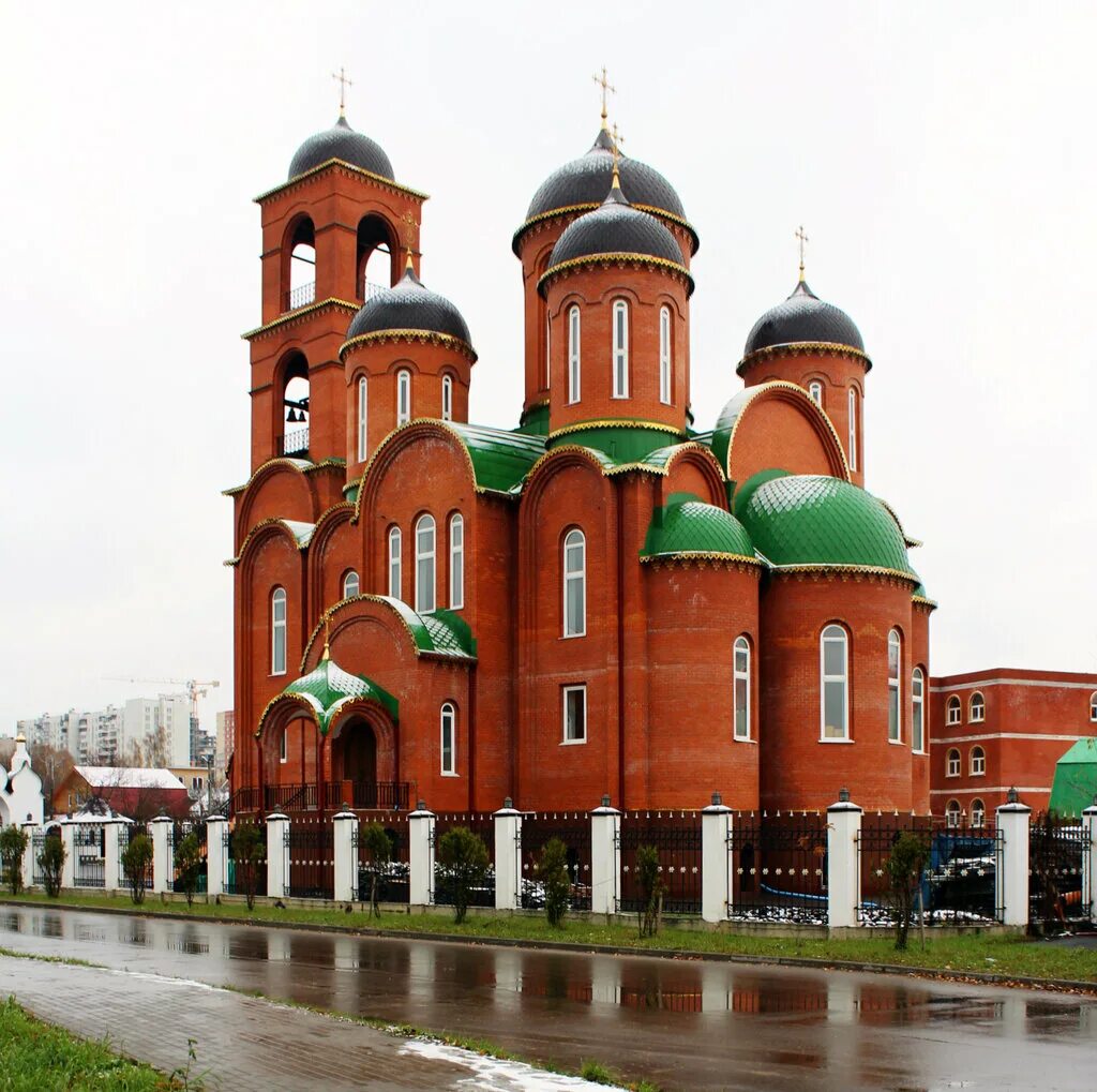 Город троицк храмы. Храм Святой Троицы Королев. Церковь Троицы Живоначальной в королёв. Церковь Троицы Живоначальной, Троицк. Троицкий храм улица Горького королёв Московская область.