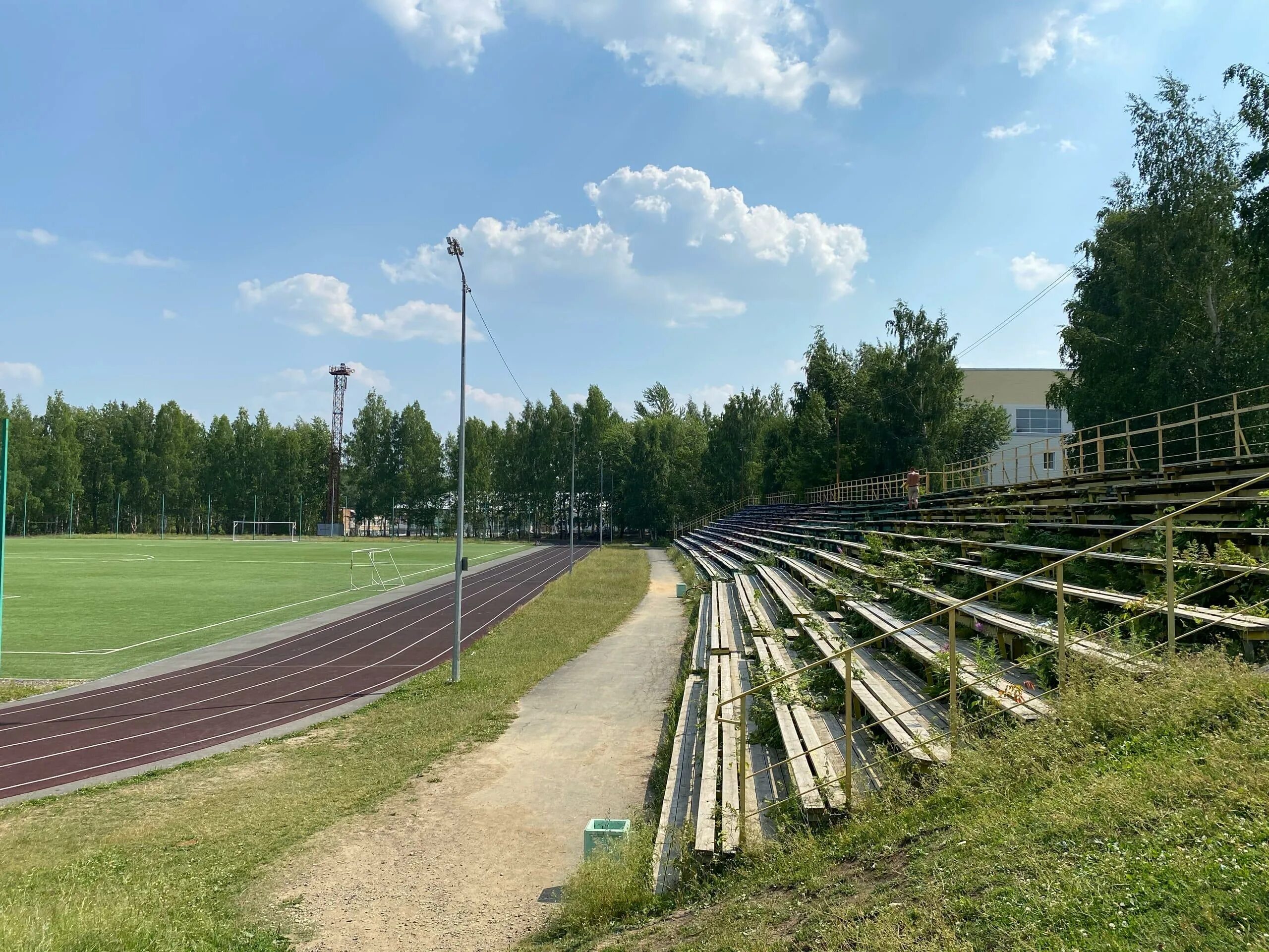 Кировград город металлургов. Памятник родина мать кировград. Дворец культуры кировград. Г кировград свердловская область достопримечательности. Цдт кировграда свердловской области.
