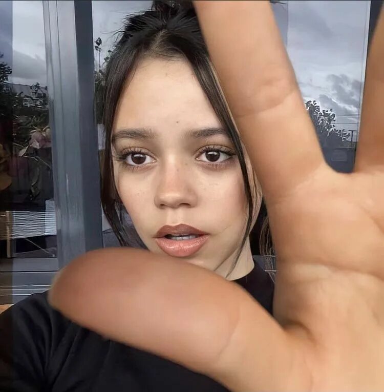 Jenna Ortega feets.