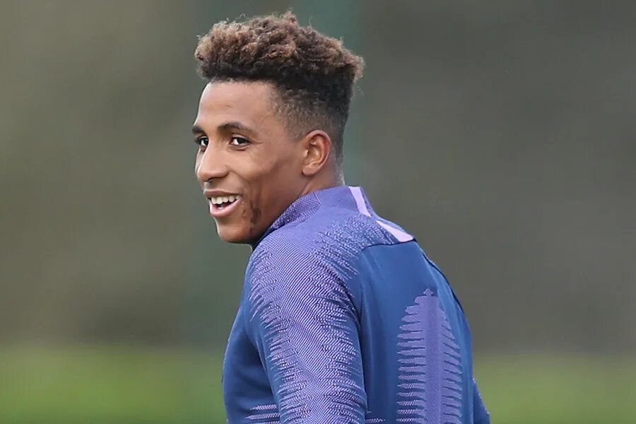 Gedson fernandes. Бенфики» фернандес. Желсон фернандеш. Желсон фернандеш. Gedson carvalho fernandes.